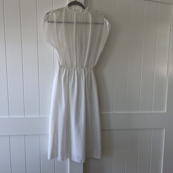 🌸 70's / 80's Vintage White Sundress w/ Embroidered Collar - Picture 5 of 12
